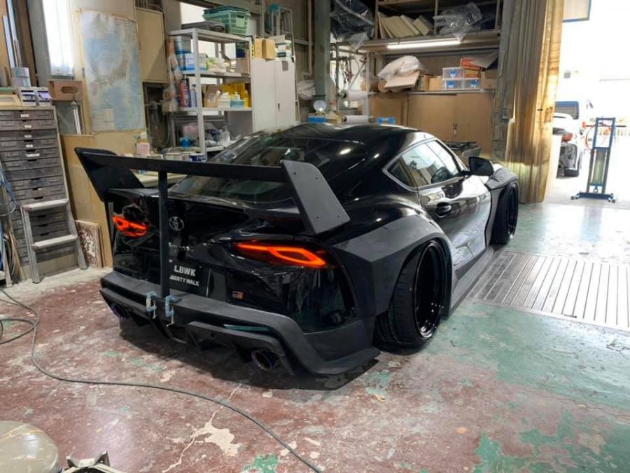 Детали создания Toyota GR Supra by Liberty Walk 2020 года  (фото 7 из 8)